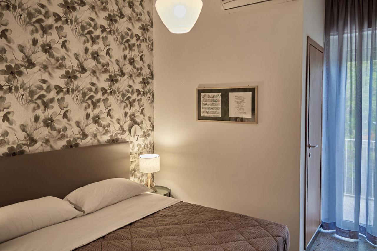 Hotel Spring Rimini Exterior photo